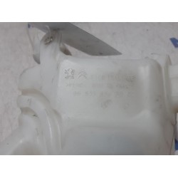 Peugeot - 208 - Front windscreen washer reservoir