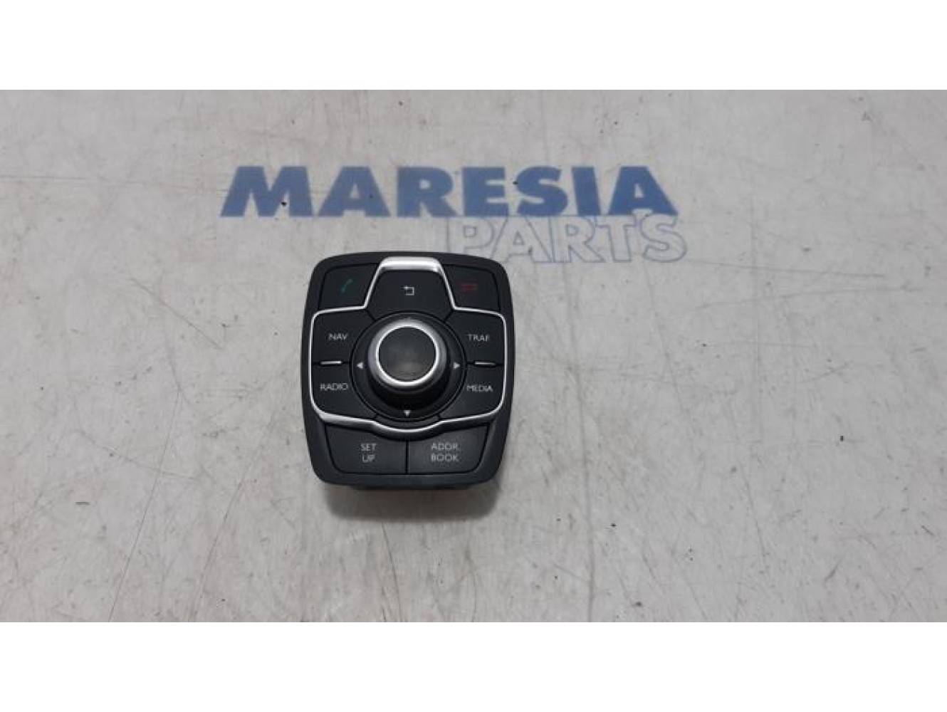 Peugeot - 508 - Panneau de commandes navigation