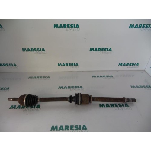 Renault - Megane Scenic - Front drive shaft, right