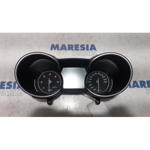 Alfa Romeo - Stelvio - Instrumentenpaneel