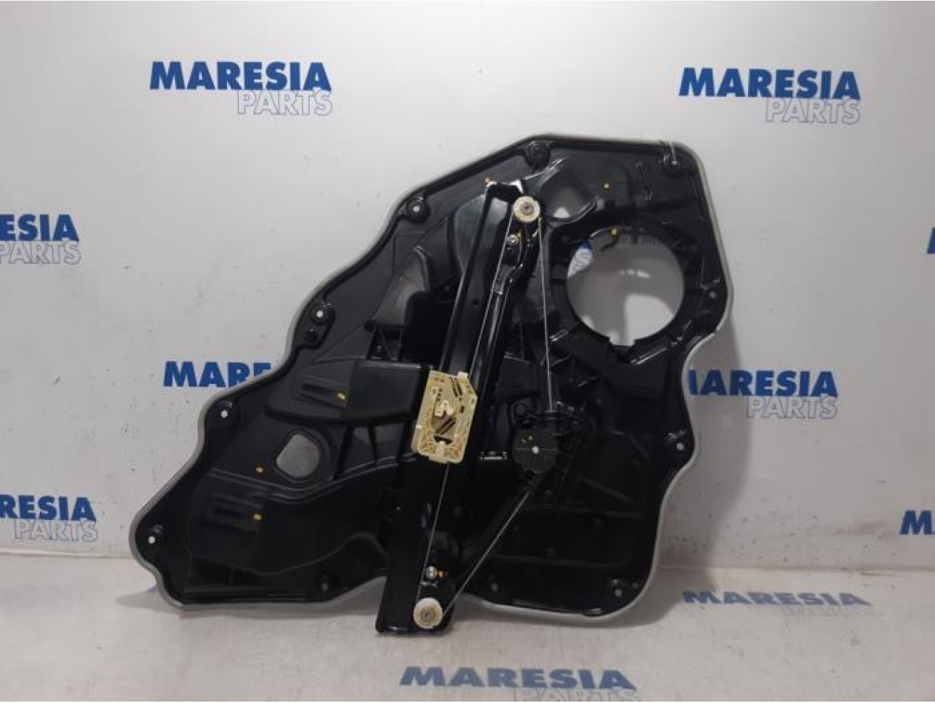 Alfa Romeo - Stelvio - Rear door window mechanism 4-door, left