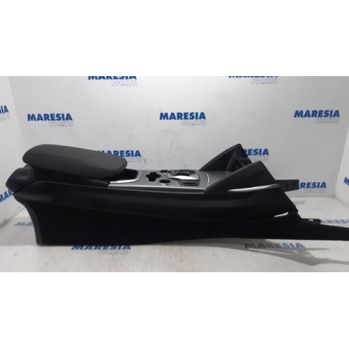 Alfa Romeo - Stelvio - Middle console
