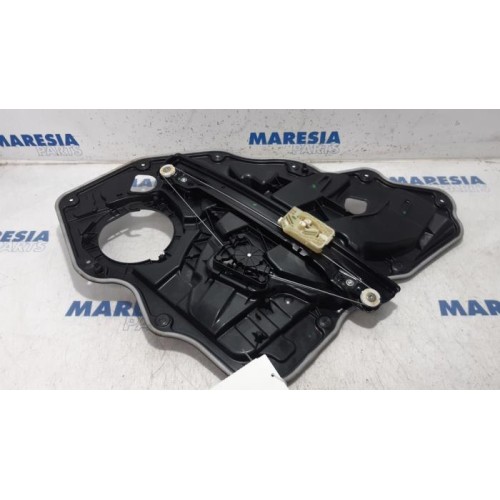 Alfa Romeo - Stelvio - Rear door window mechanism 4-door, right