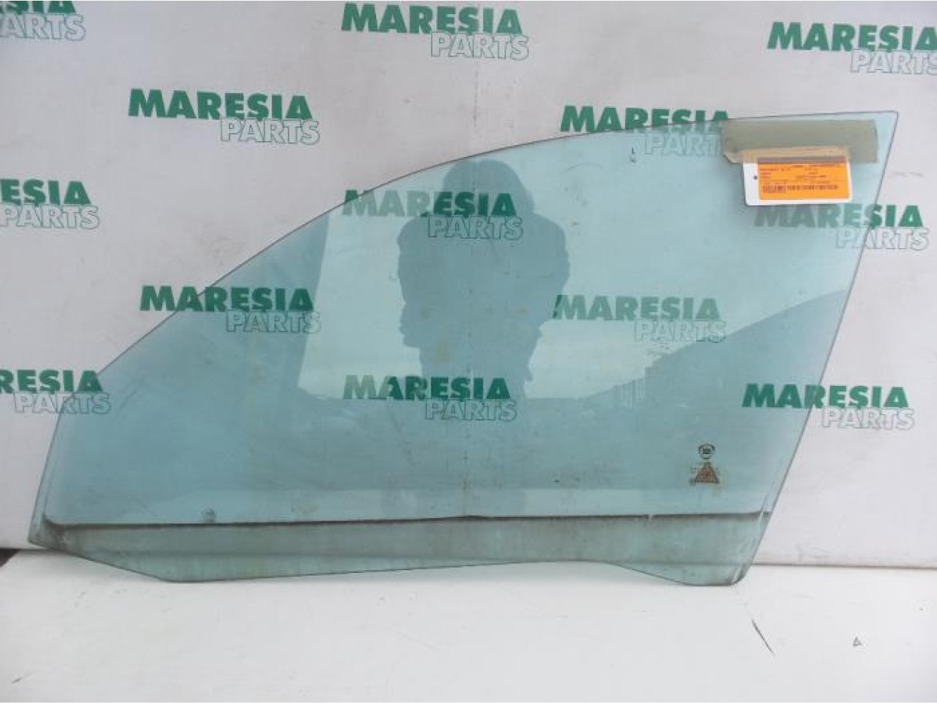 Lancia - Thesis - Door window 4-door, front left