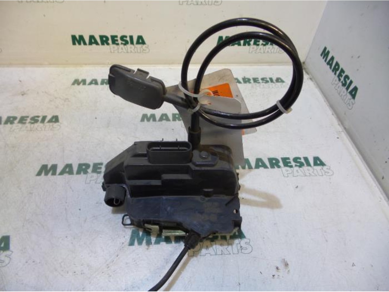 Renault - Megane Scenic - Front door lock mechanism 4-door, right