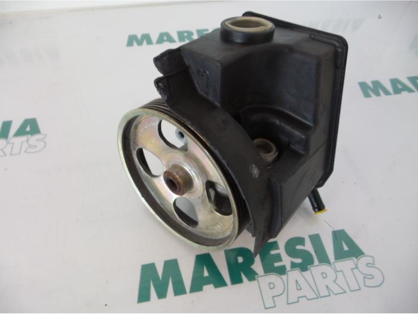 Peugeot - 206 - Power steering pump