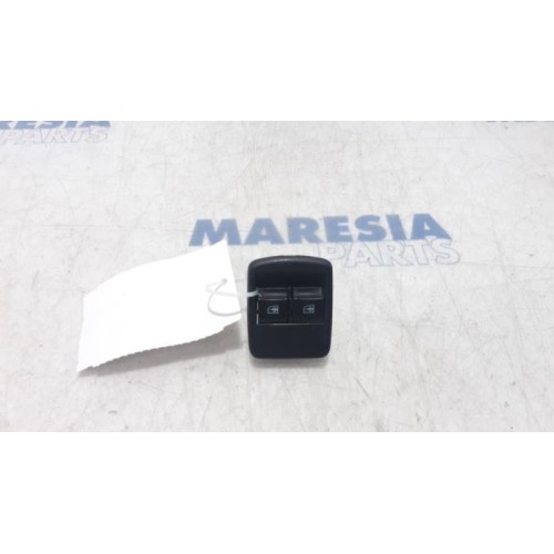 Renault - Kangoo - Multi-functional window switch
