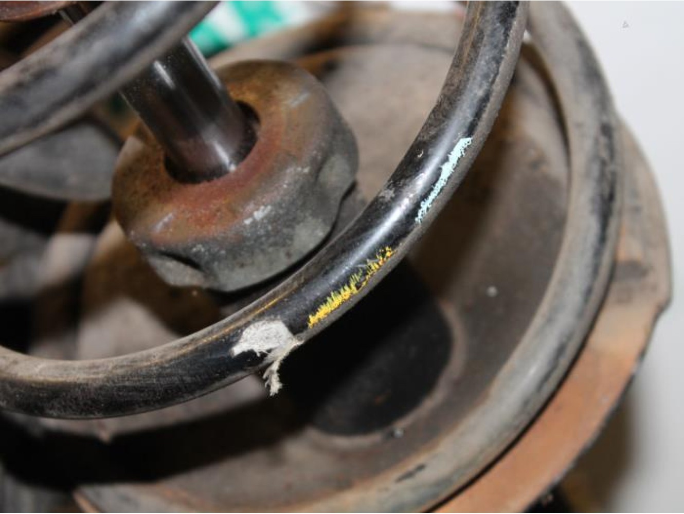 Fiat - Cinquecento - Front shock absorber rod, right
