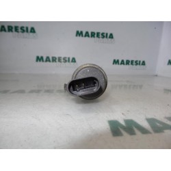 Renault - Express - Windscreen washer pump