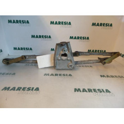 Renault - Clio - Wiper mechanism