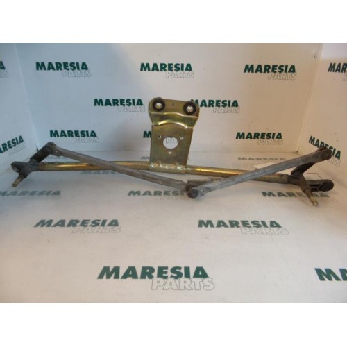 Renault - Clio - Wiper mechanism