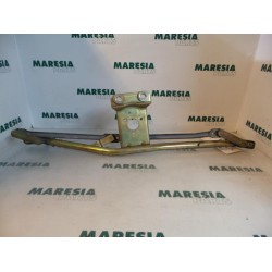 Renault - Clio - Wiper mechanism