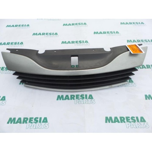 Renault - Laguna - Grille