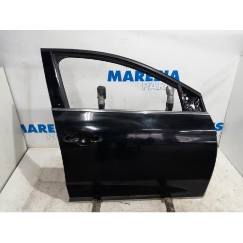 Renault - Megane - Front door 4-door, right