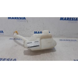 Renault - Kangoo - Front windscreen washer reservoir