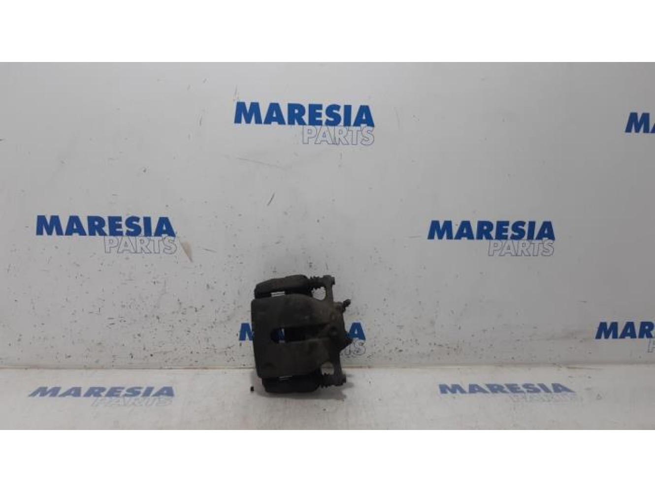Renault - Kangoo - Front brake calliper, right
