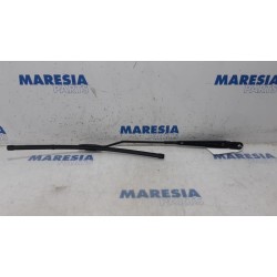 Renault - Kangoo - Front wiper arm