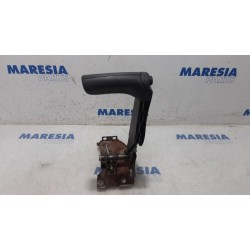 Renault - Kangoo - Parking brake mechanism