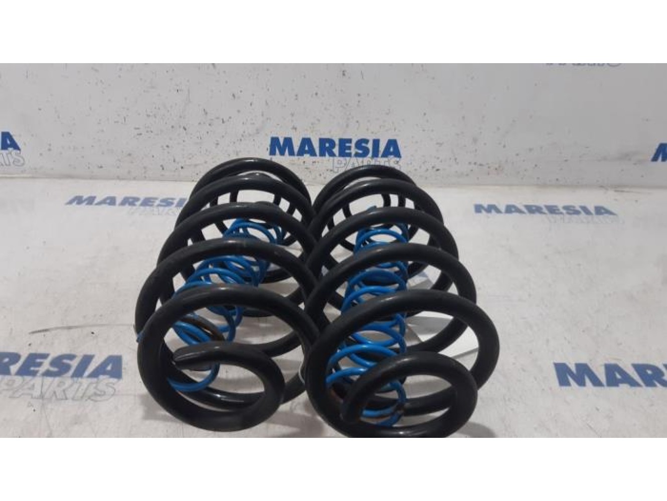 Peugeot - Expert - Rear coil spring