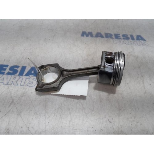 Peugeot - 5008 - Piston