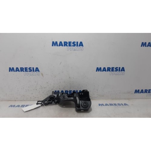 Citroen - C4 Cactus - Rear bumper bracket, left