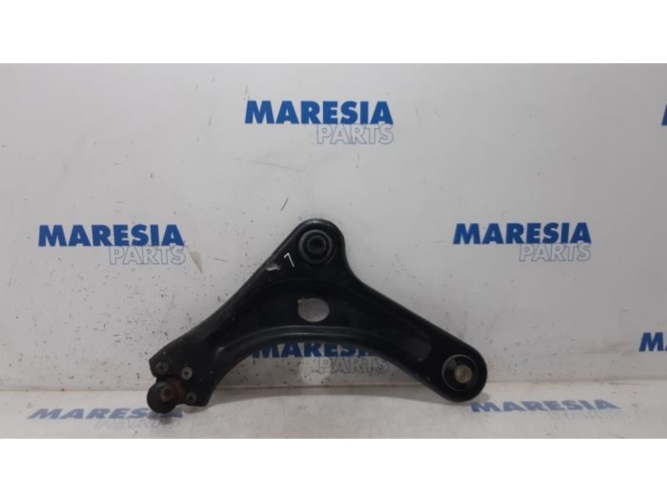 Citroen - C4 Cactus - Front lower wishbone, left