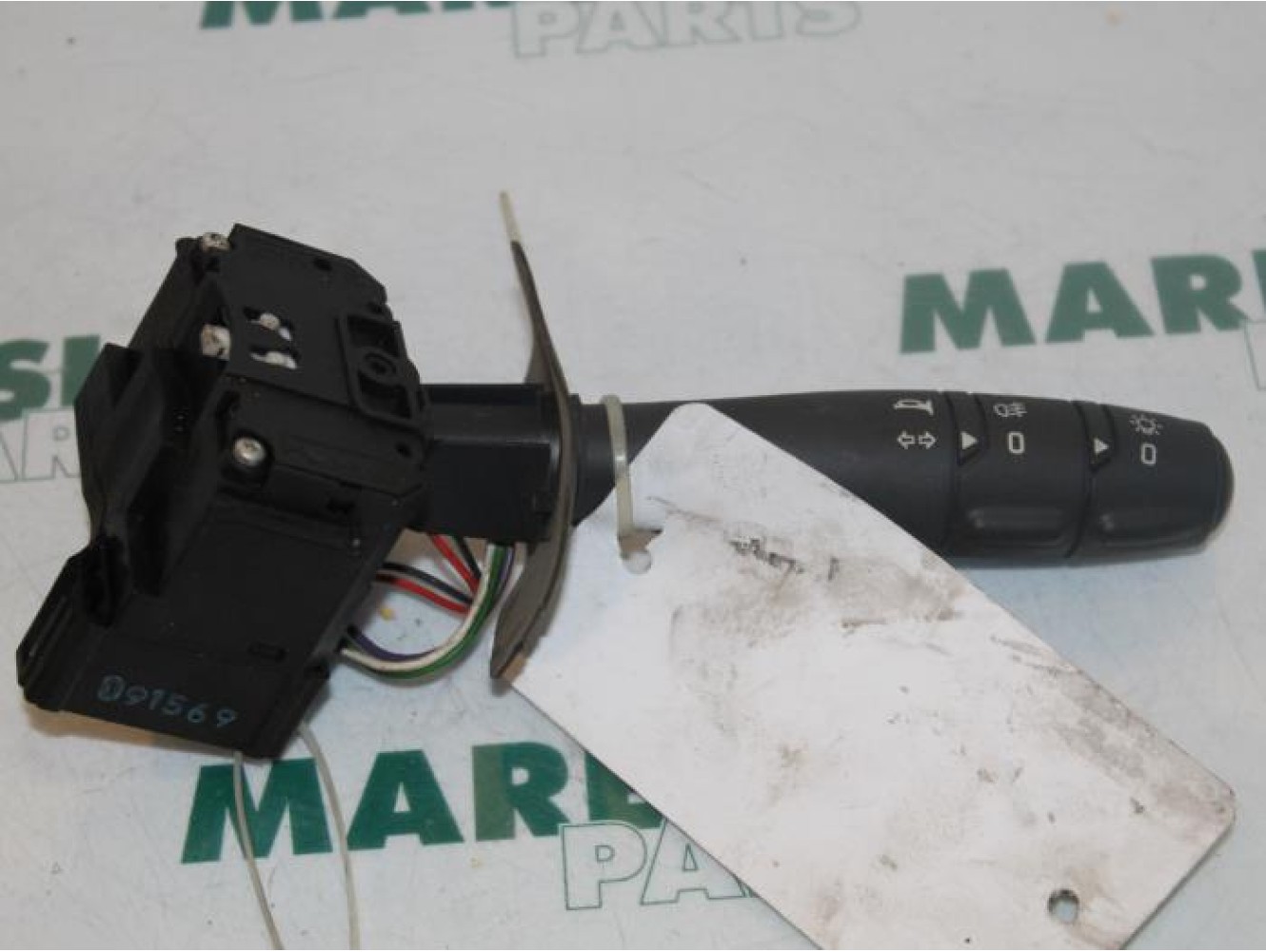 Renault - Clio - Indicator switch