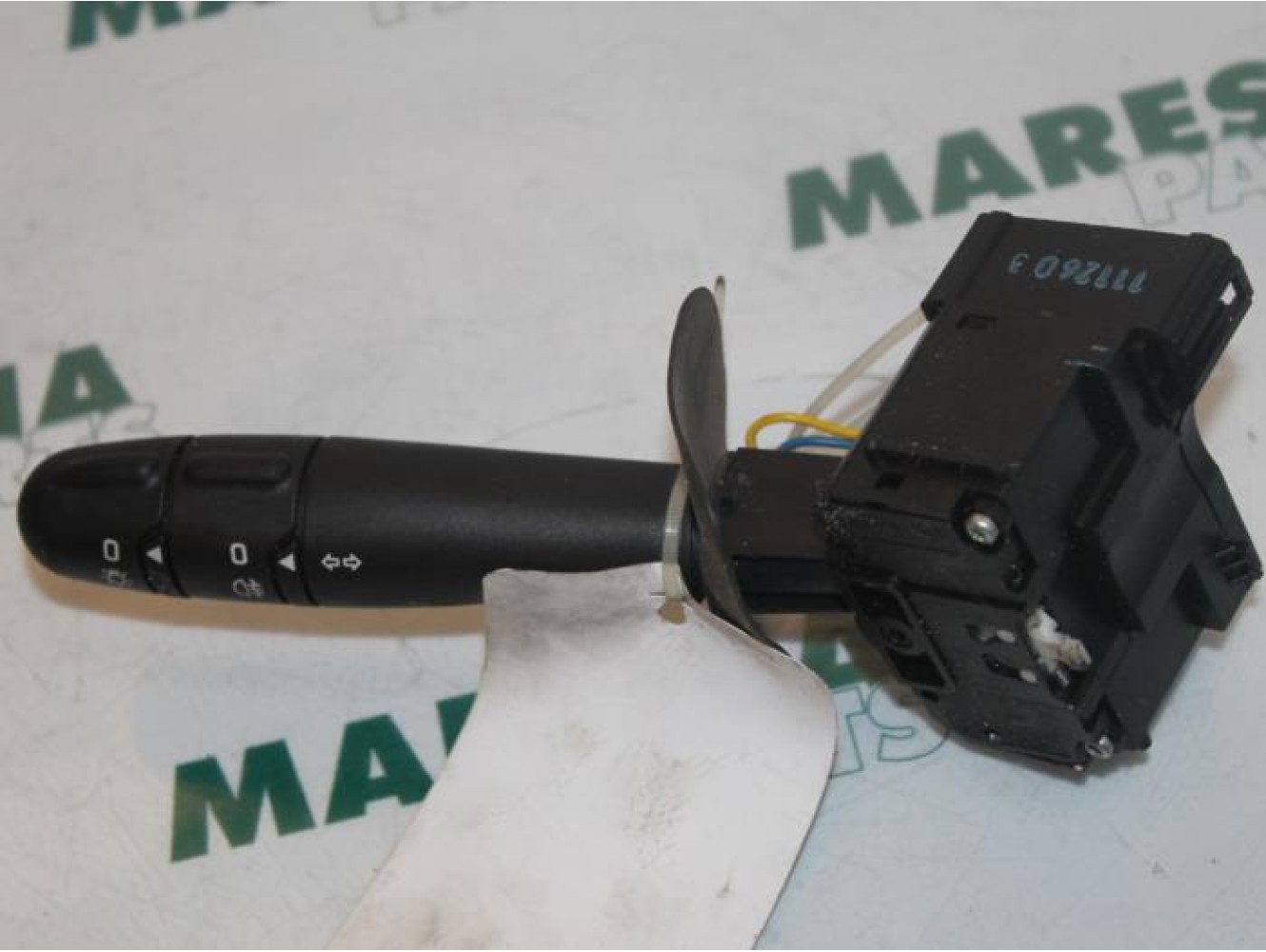 Renault - Clio - Indicator switch