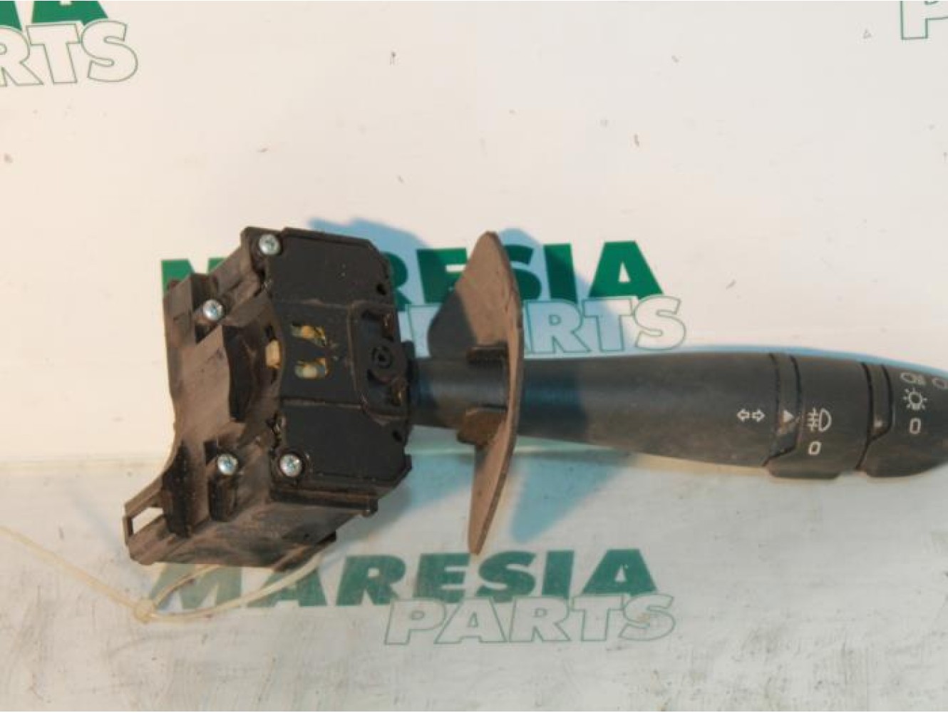 Renault - Megane - Indicator switch