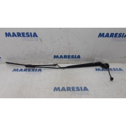 Citroen - C4 Cactus - Front wiper arm