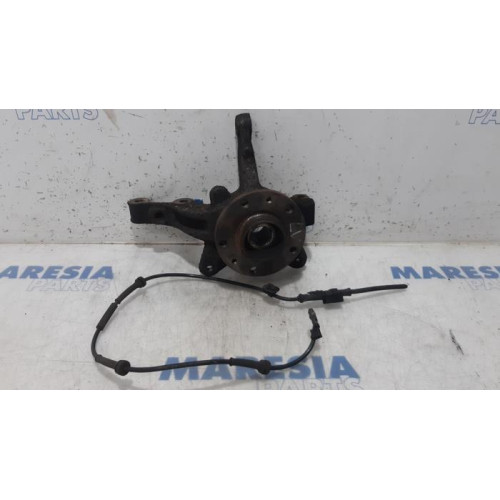 Renault - Kangoo - Fusee links-voor