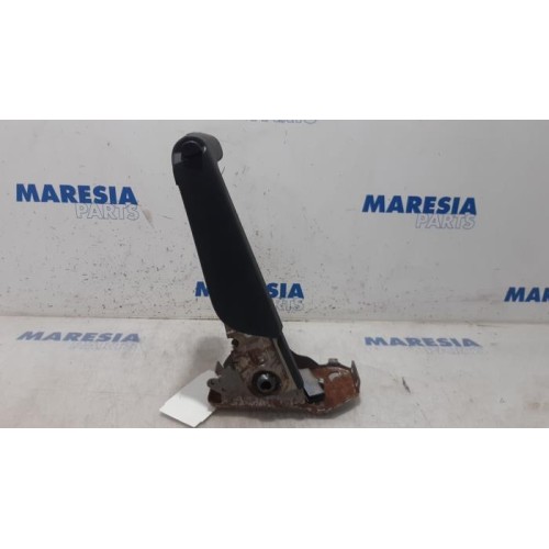 Renault - Kangoo - Parking brake mechanism