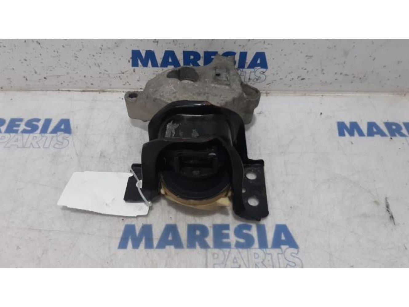 Renault - Kangoo - Engine mount