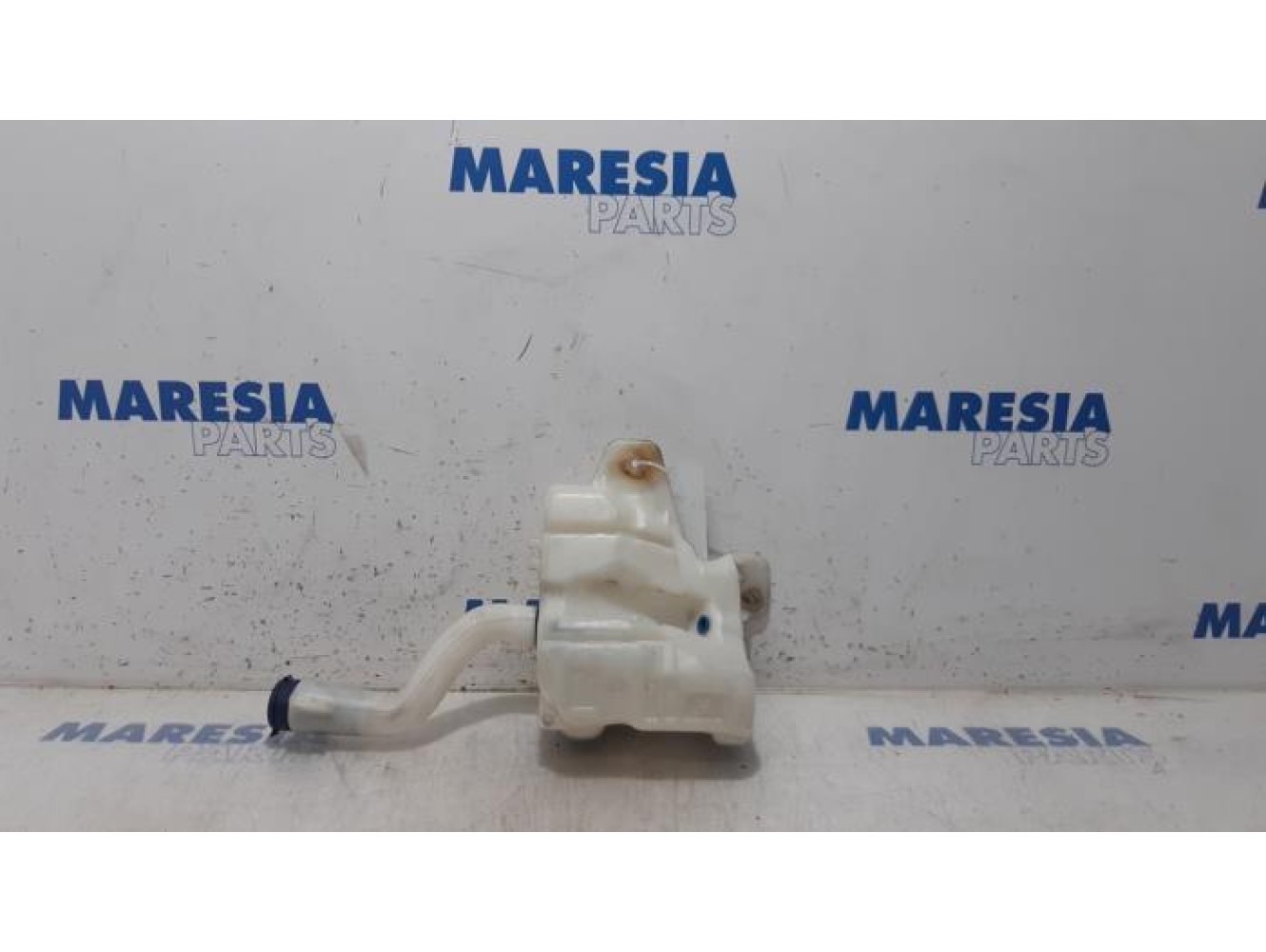 Fiat - Punto - Front windscreen washer reservoir