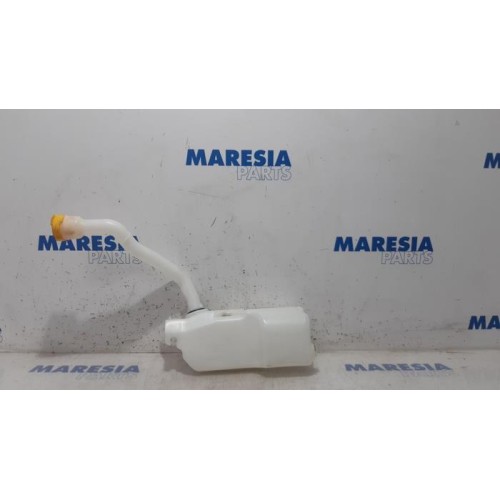Renault - ZOE - Front windscreen washer reservoir
