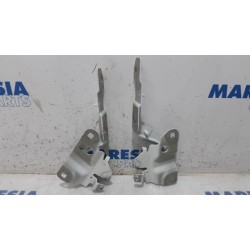 Renault - ZOE - Bonnet Hinge