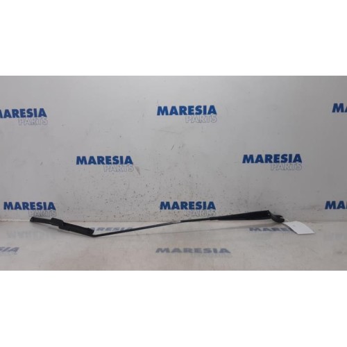 Renault - ZOE - Front wiper arm