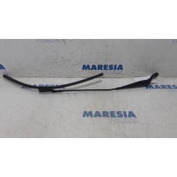 Renault - ZOE - Front wiper arm