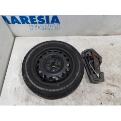 Peugeot - 107 - Krikset + reservewiel