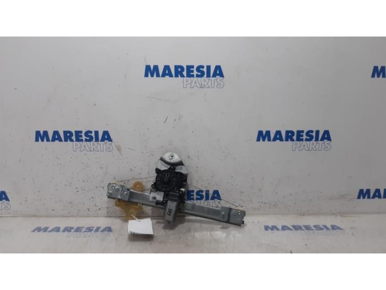 Renault - Clio - Rear door window mechanism 4-door, right