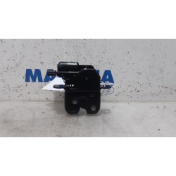 Renault - Clio - Tailgate lock mechanism