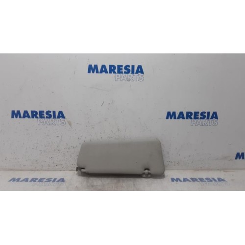 Renault - Clio - Sun visor