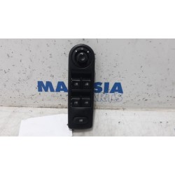Renault - Clio - Multi-functional window switch