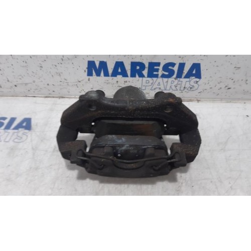 Renault - Clio - Front brake calliper, left