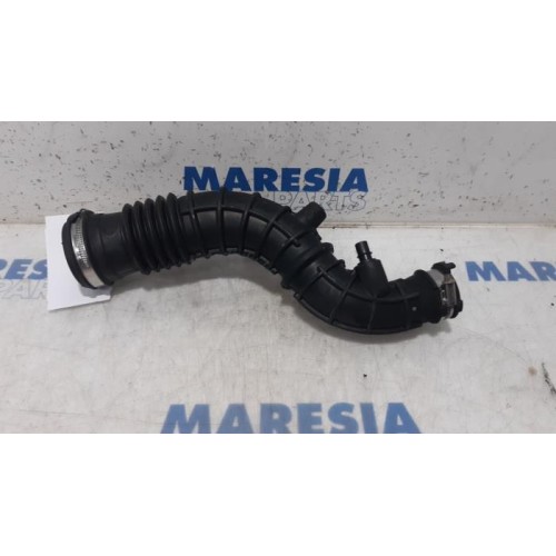 Renault - Clio - Air intake hose