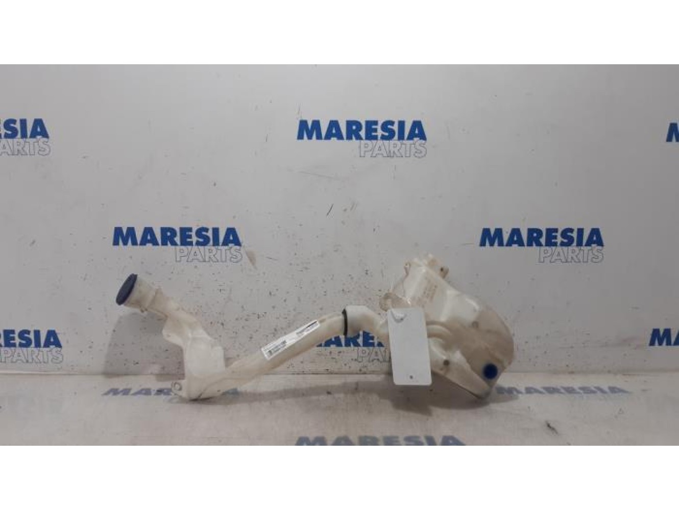 Peugeot - 207 - Front windscreen washer reservoir