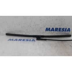 Peugeot - 207 - Front wiper arm