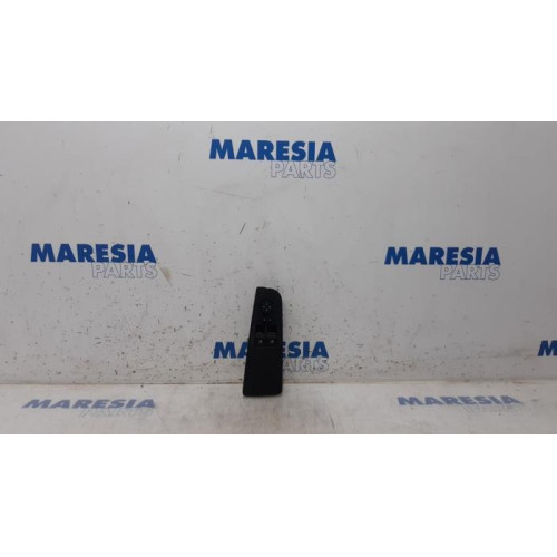 Fiat - Punto - Multi-functional window switch