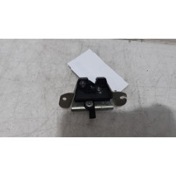 Peugeot - 107 - Tailgate lock mechanism