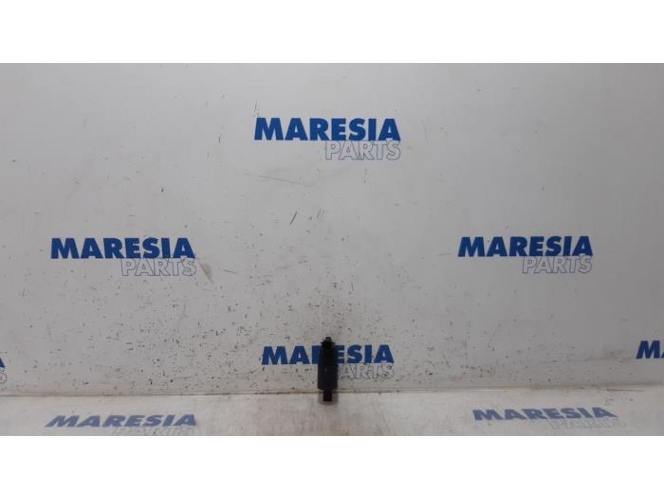 Peugeot - 107 - Windscreen washer pump